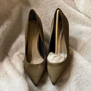 Alfani Women's Olive Heels